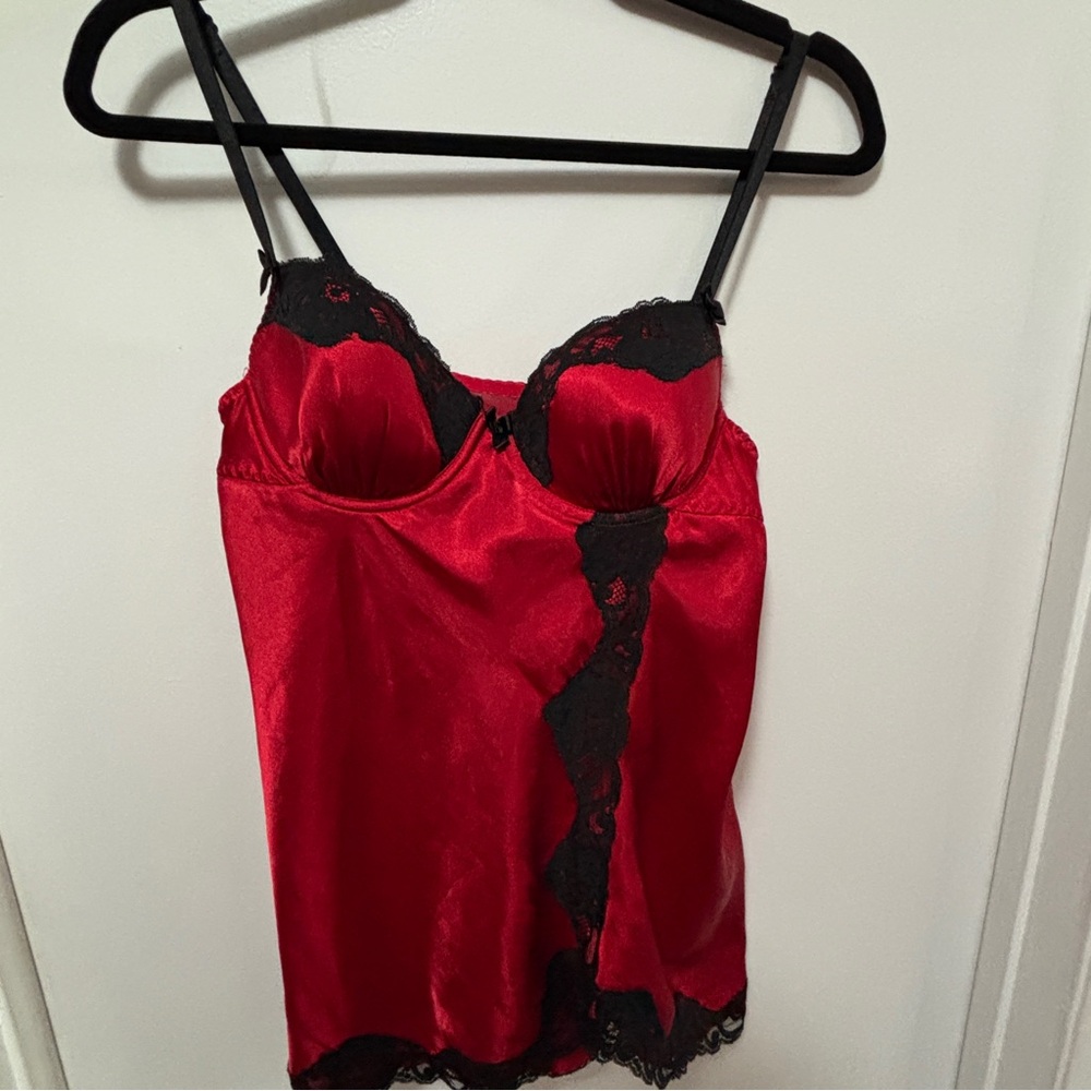 Gilligan & O'Malley Red Chemise with Black Lace